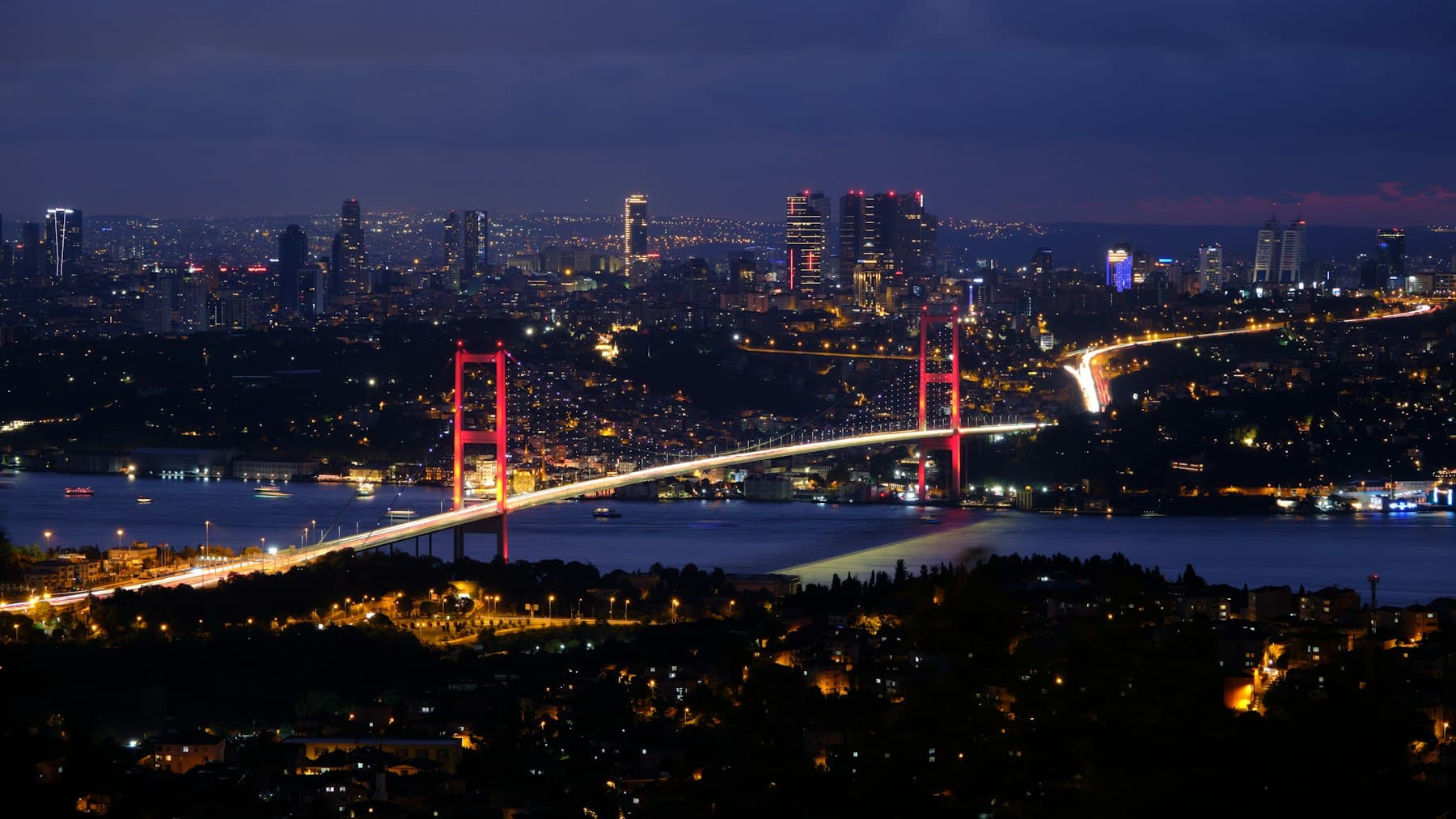 Gece Boğaz Köprüsü, İstanbul